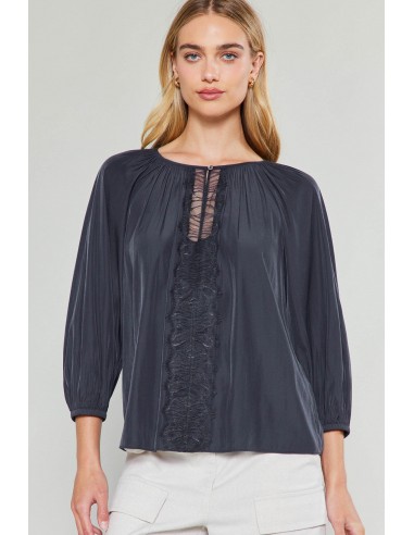 SATIN & LACE KEYHOLE BLOUSE soldes