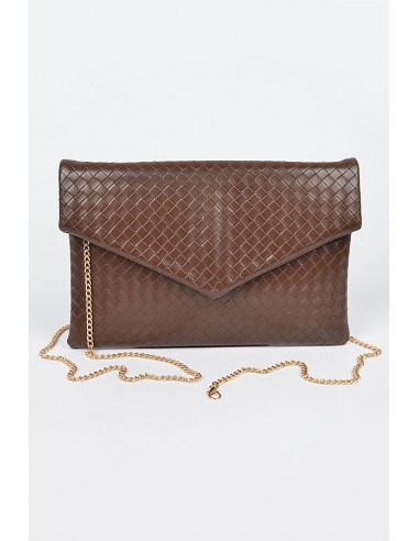 EMBOSSED BASKETWEAVE ENVELOPE CLUTCH En savoir plus